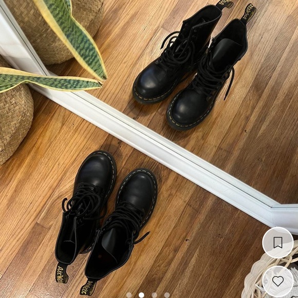 Dr. Martens 1460 Women’s Boots - Picture 2 of 4